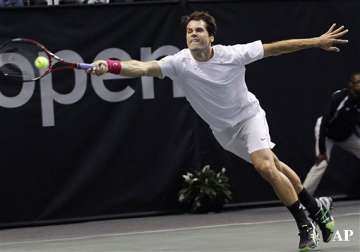 tommy haas reaches 2nd round at memphis