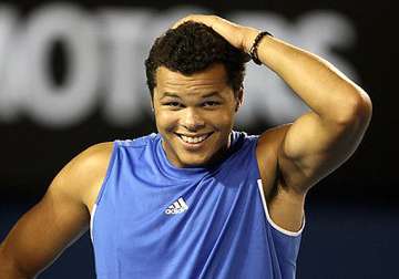 tsonga hurts finger at queen s may have to miss wimbledon