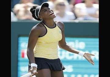 venus williams ousted at family circle cup