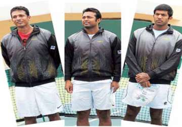 wimbledon paes bhupathi bopanna advance with contrasting victories