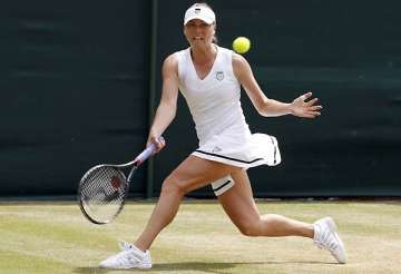 zvonareva beats craybas into r16 in carlsbad