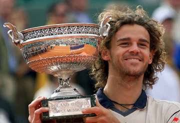 3 time french open champ kuerten elected to hall