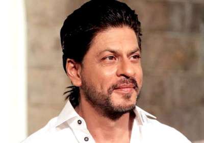 This is how 50 years old Shah Rukh Khan transformed to 25 years