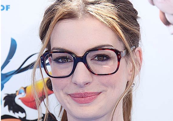 Anne hathaway glasses online