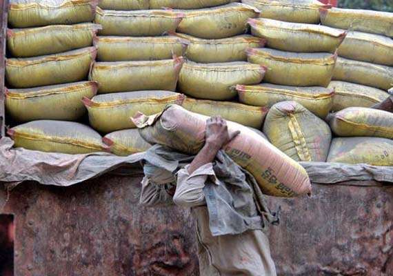 acc april june net dips 37 to rs 262 crore
