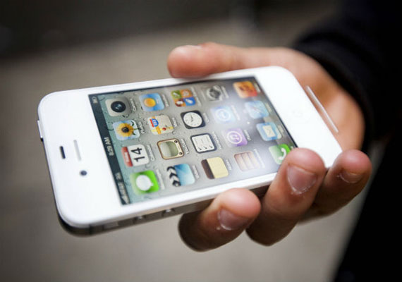 Apple Slashes Iphone 4s Prices In India India News India Tv