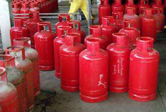 consumers using both png and lpg connections will risk losing both india news india tv consumers using both png and lpg