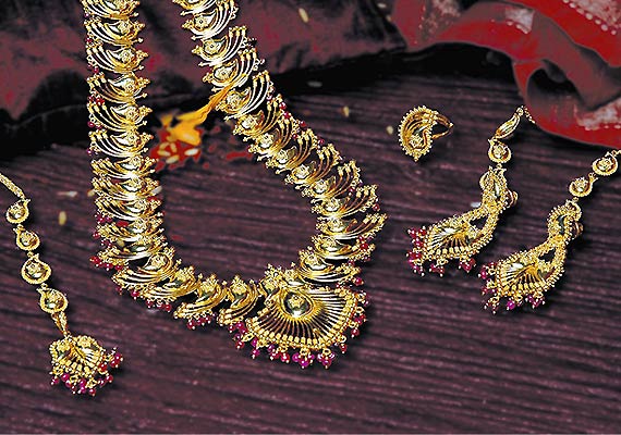 Gold Rates Cause Flat Sales 