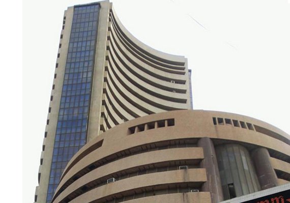 sensex soars 217 pts to 5 wk high
