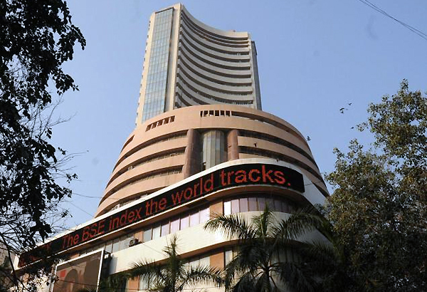 sensex tumbles 157 pts as rupee slumps to new record low