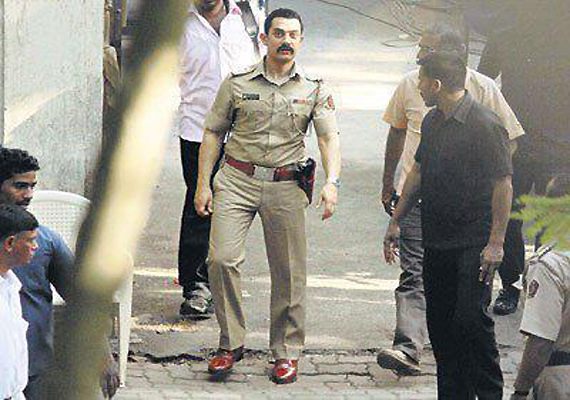 Aamir Plays A Cop In Talaash Bollywood News India Tv