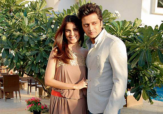 genelia better actor than me says ritesh deshmukh