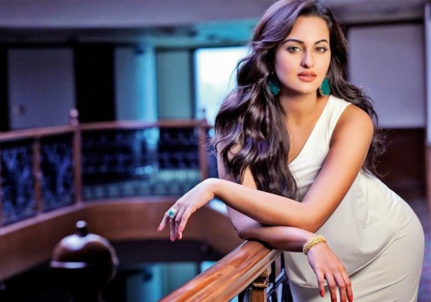 Sonakshi Sinha Gives Perfect Reply To Twitter Trolls Bollywood News