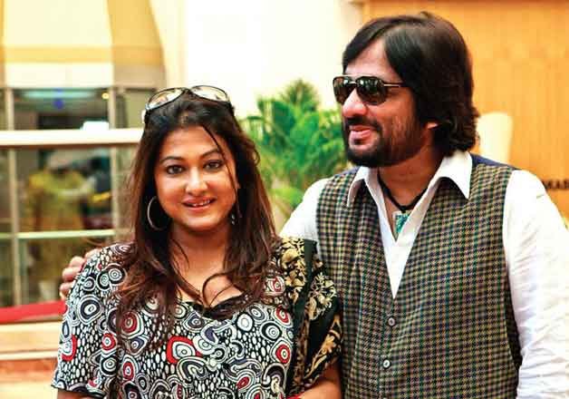 Roop Kumar Rathod, Sunali condemn meaningless songs | Bollywood News ...