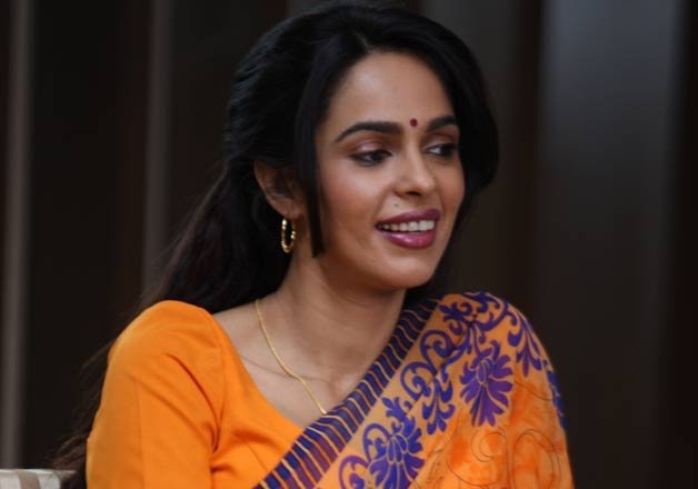 mallika sherawat urges jat protestors to maintain peace and