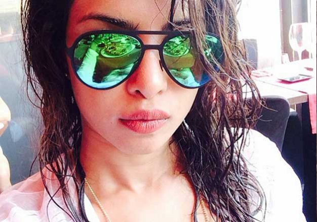 Priyanka Chopra hits the 4 million mark on Instagram | Bollywood News