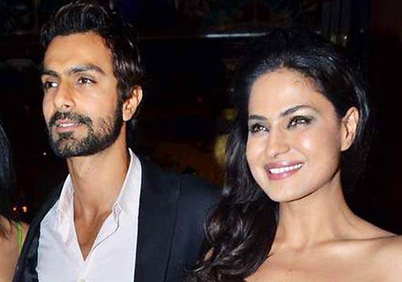 Veena Malik Gives Ashmit Patel's Address In Police Complaint