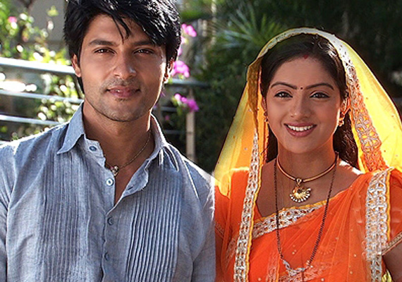 Diya Aur Baati Hum Sandhya Sooraj Meet Their Fans Bollywood News India Tv