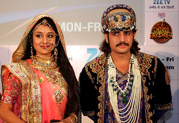 jodha akbar song while serving food