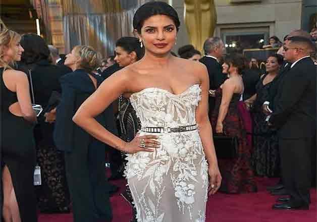 priyanka chopra stuns in zuhair murad at oscars