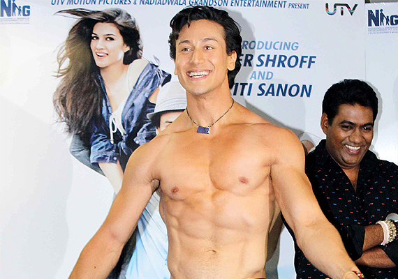 Tiger Shroff Another Salman Khan In Making See Pics Bollywood News India Tv