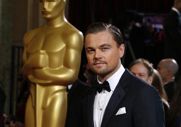 finally leonardo dicaprio wins his first oscar for the