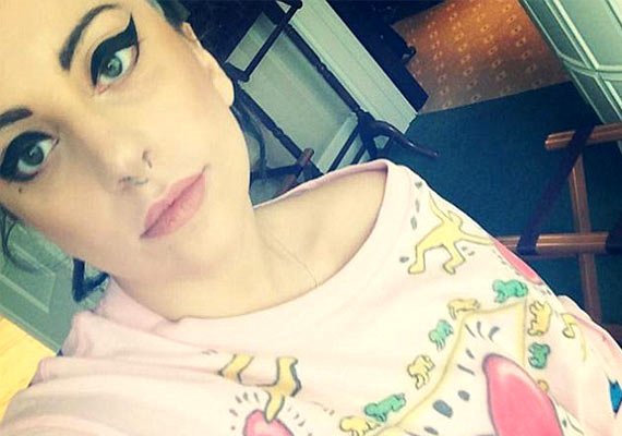 Lady Gaga Takes 50 Selfies For Campaign Hollywood News India Tv