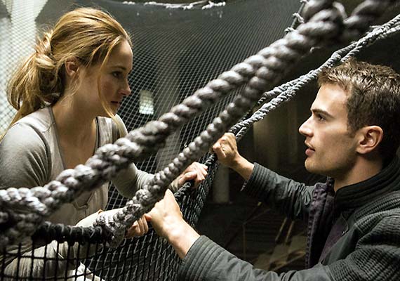 Insurgent Trailer To Debut With Hunger Games Mockingjay Hollywood News India Tv