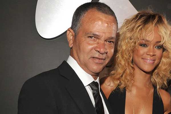 Rihanna S Dad Wants Grandchildren Hollywood News India Tv