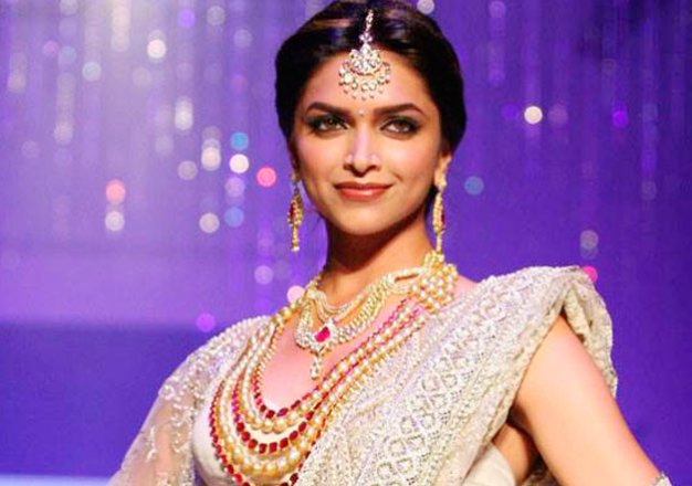 dress like bollywood actress