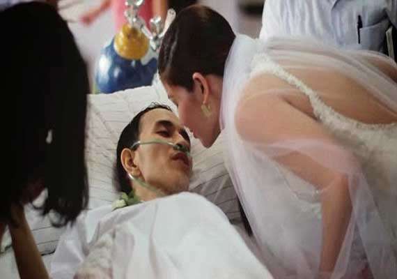 heartbreaking dying cancer patient marries girlfriend hours