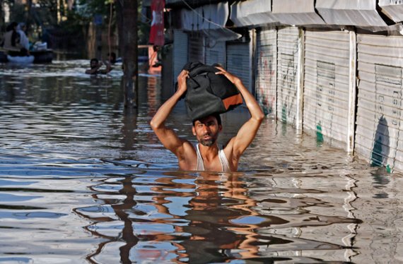 jammu floods indian school boy in kuwait collects rs 2 lakh