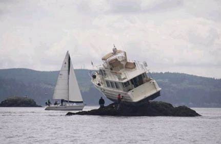 Boat Gets Stuck On Rocks Near Washington | World News – India TV