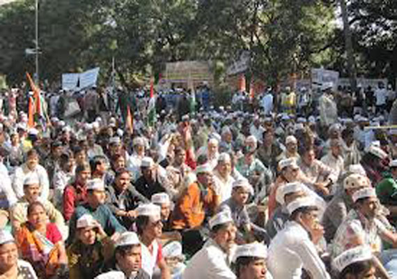 aap candidate satyendra jain held in delhi for inciting mob
