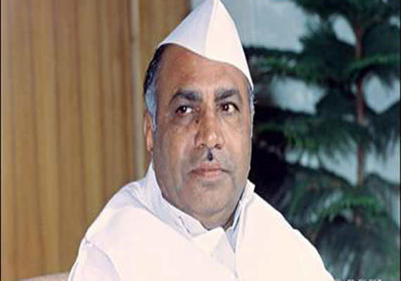 adarsh scam clean chit to ex cm shivajirao patil nilangekar