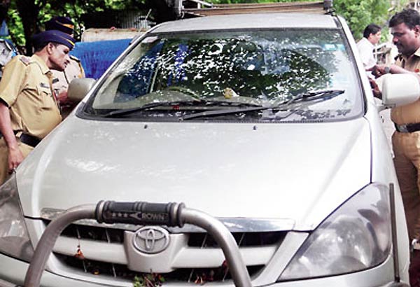 cops stop car with rs 1.68cr cash owner was headed to