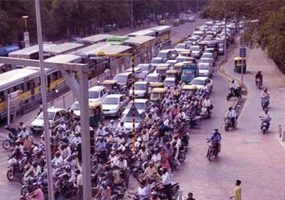 delhi hc orders opening of brt to all vehicles till final