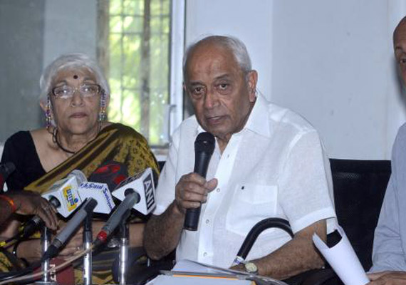 former navy chief backs gen singh