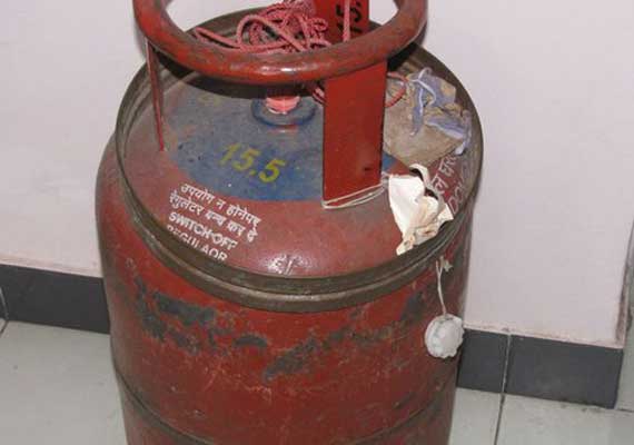 Illegal Lpg Gas Supplier S House Catches Fire Infant Dead India