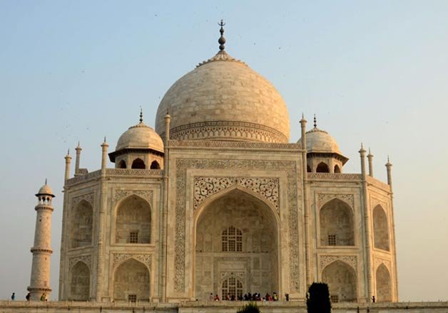 Court has dismissed plea for declaring Taj Mahal a Shiva temple-IndiaTV ...