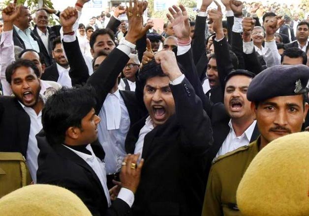 patiala house clash bci to take action against guilty