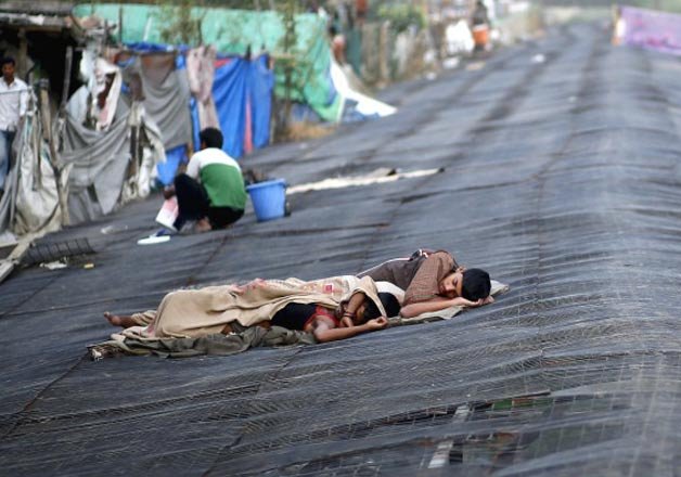 india s poverty rate falls to 12.4 electricity plays big