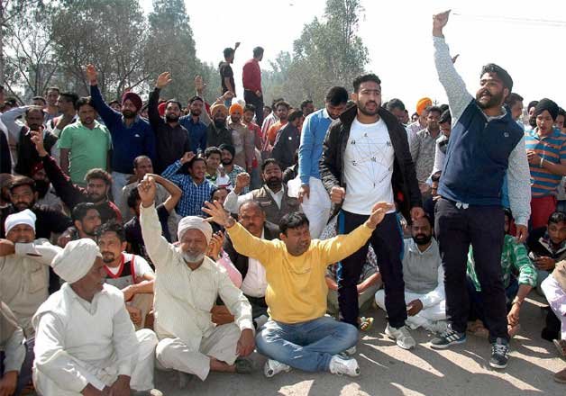 jat row govt sets up committee to look into reservation