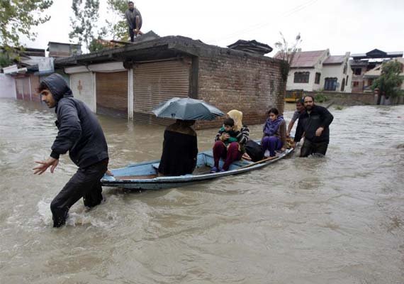 10 yr old returns to marooned house to retrieve school bag