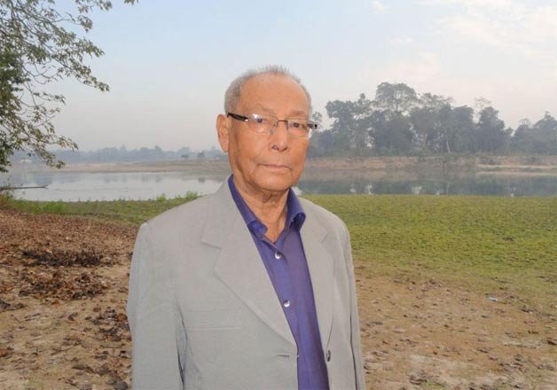 assam s homen borgohain decides to return sahitya akademi