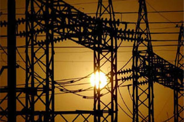 northern india in darkness as power grid fails train