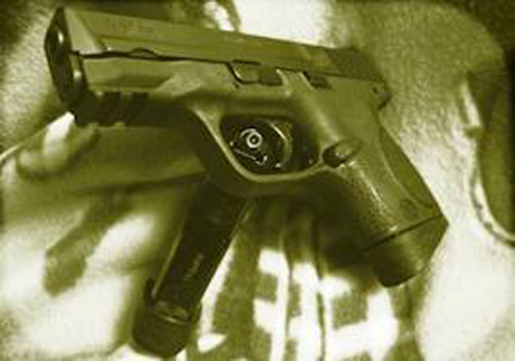 minor girl shot at in delhi