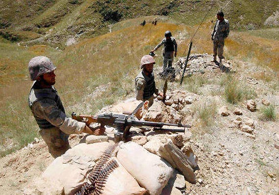pakistani troops violate ceasefire again fire at indian