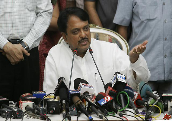 sc refuses to stay hc verdict remarks against vilasrao