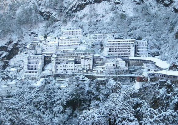 Snowfall At Mata Vaishno Devi Shrine India News India Tv
